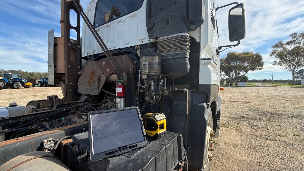 Registering and labelling a truck on-site with an iPad and Brady M511 printer